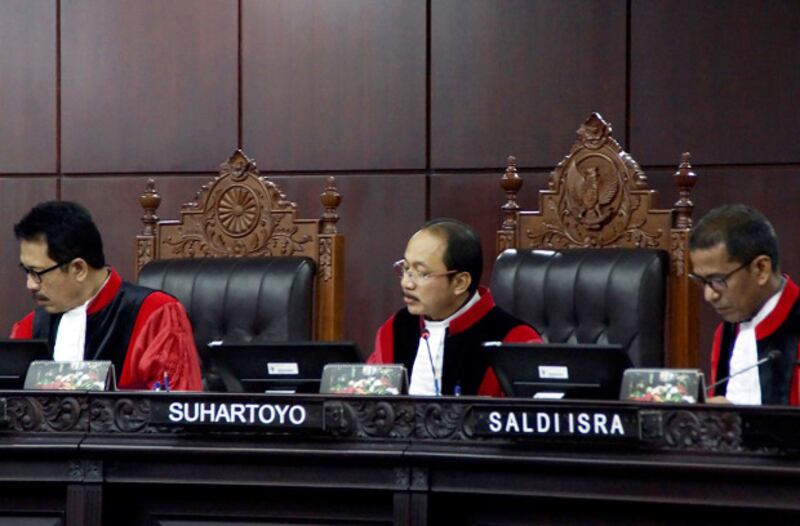 Constitutional Court Justice Suhartoyo (second from left) leads the hearing in Jakarta on the validity of the so-called MD3 law, March 21, 2018. [Arie Firdaus/BenarNews}