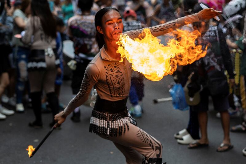 philippines-chinese-new-year-fire-dancer 2.JPG