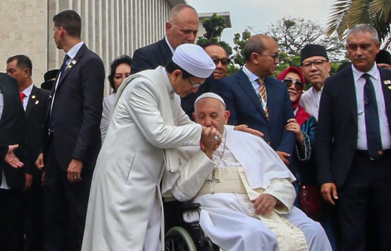 05 ID-pope2.jpg