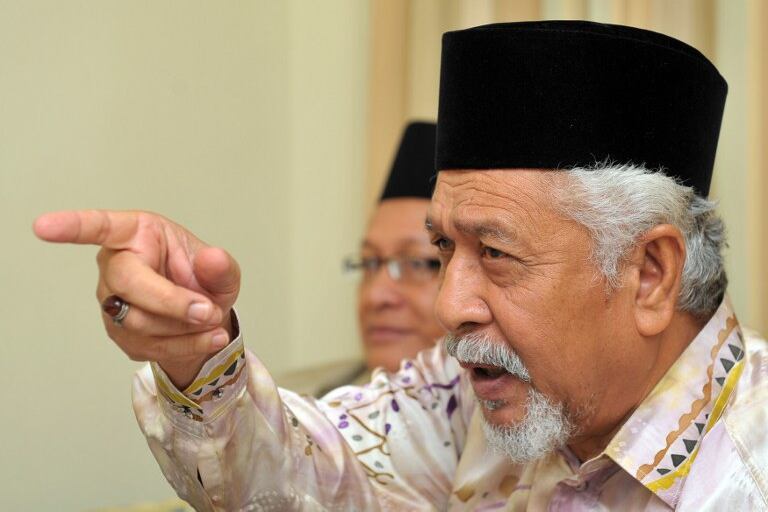 Barisan Revolusi Nasional (BRN) chief Hassan Bin Toyib addresses reporters in Kuala Lumpur, June 14, 2013.