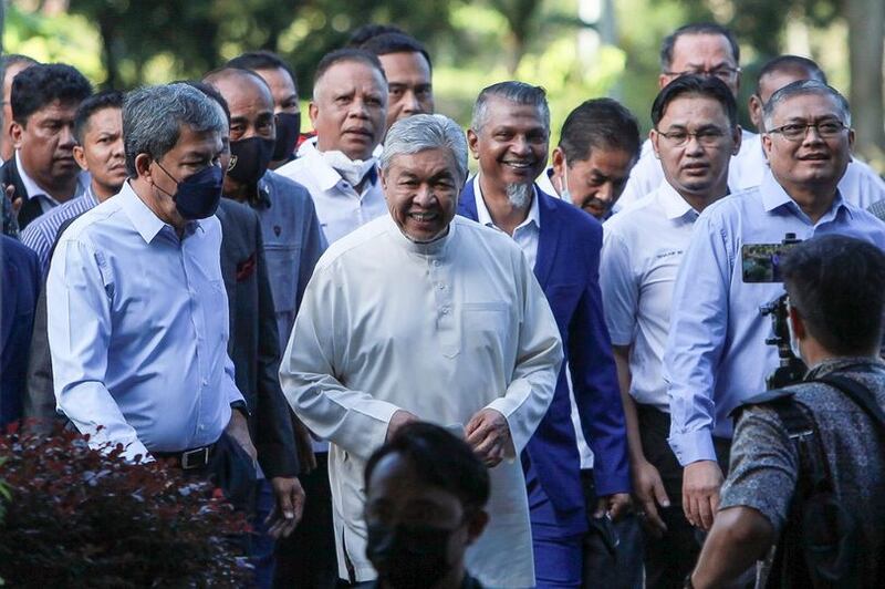 Zahid-supporters.jpg