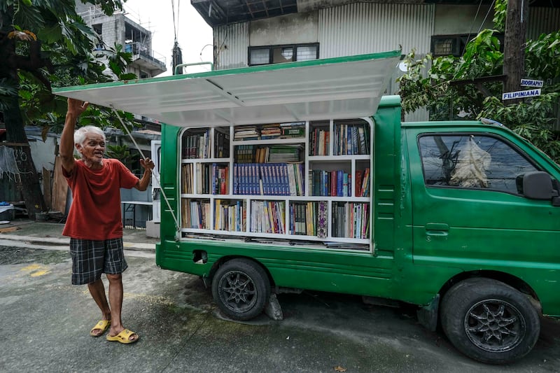 PH-literacy-street-library 4.jpg
