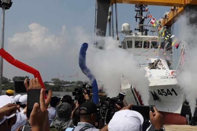 Kapal Ronda Agensi Penguatkuasaan Maritim Malaysia (APMM), KM Bagan Datuk, yang merupakan kapal pertama generasi baru telah dilancarkan oleh Perdana Menteri Najib Razak di Pelabuhan Klang, Selangor, 15 Mac 2017.