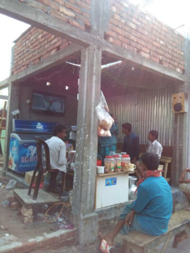 কড়াইল বস্তিতে তোলা নতুন দোকানঘর। ফেব্রুয়ারি ০৭, ২০১৭।