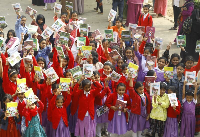 Bangladesh-textbooks-crisis-delay-2.jpeg