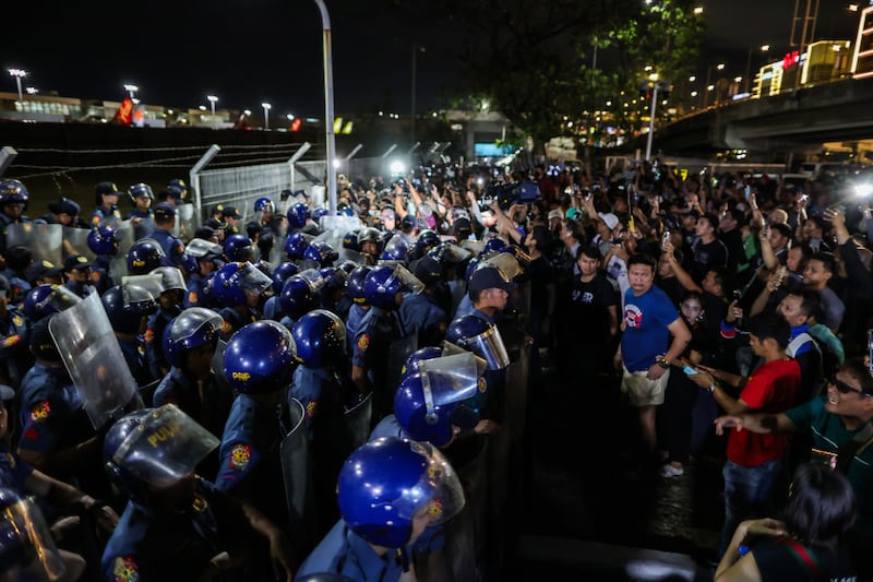 20250311 Duterte Supporters at Villamor - jvc-2.jpg