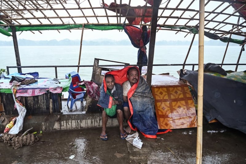Sittwe-residents-sheltering.jpeg