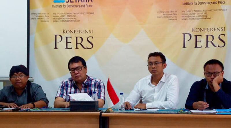 Dari kiri: Penelope Setara Institute: Sudarto, Bonar Tigor Naipospos, Muhammad Syauqilah, dan Hari Pebrianto menggelar jumpa pers di Jakarta, 1 November 2017.