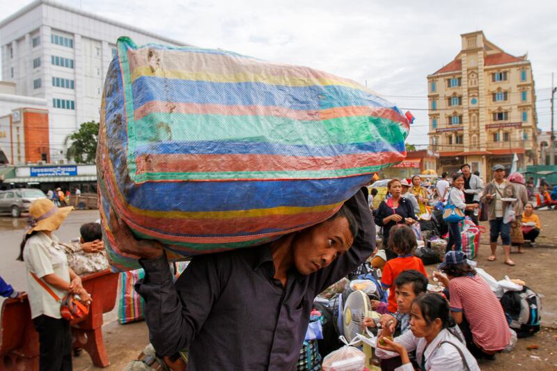 ENG-LAO-Migrant workers.5.jpg