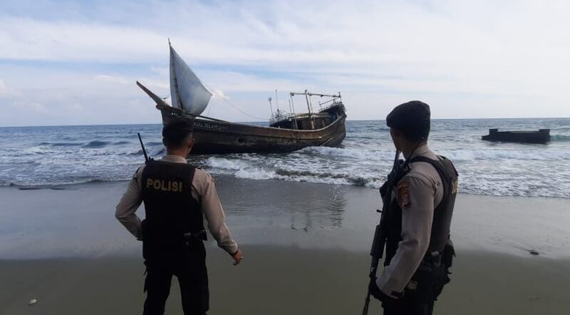 Rohigya-boat-cropped.jpg