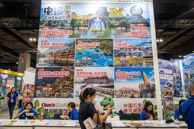 10 MY-CH-tourism4.jpg