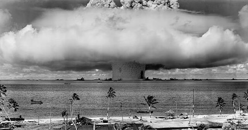 baker-nuclear-test-bikini-atoll-3.png