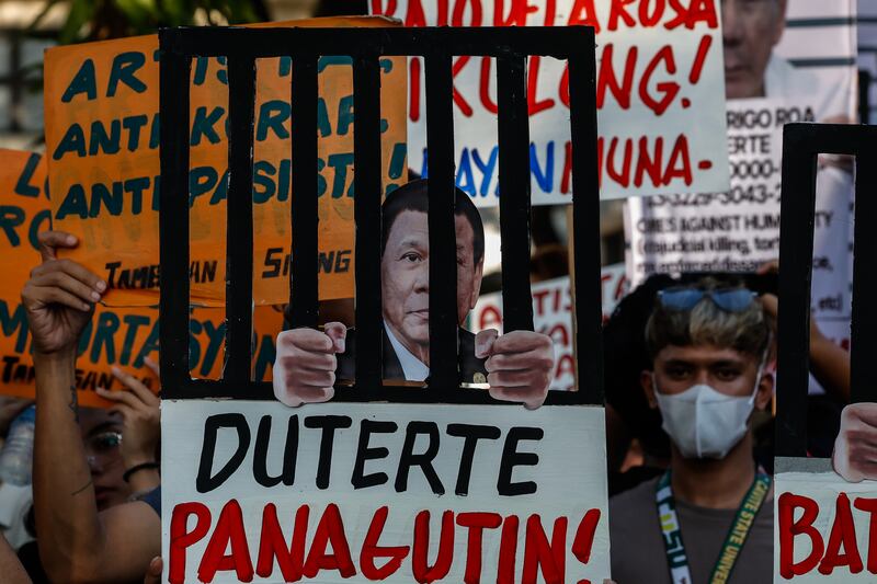 rodrigo-duterte-protesters 2.jpg