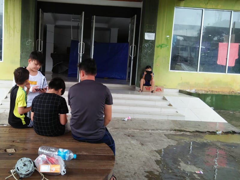 Anak-anak pengungsi di kamp pengungsi di gedung bekas Markas Komando Distrk Militer (Kodim) Kalideres, Jakarta Barat, 21 Juni 2021. [Dok. Hassan Ramazan]