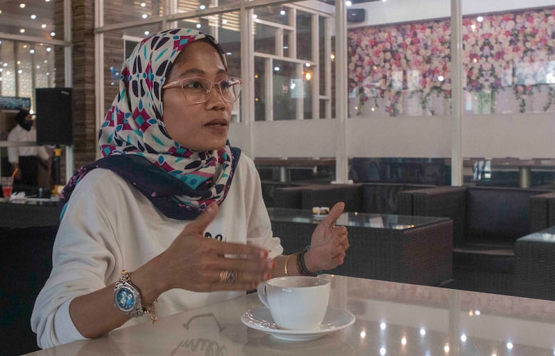 Produser film Kurir Adriani Badrah menjawab pertanyaan jurnalis BenarNews tentang film tersebut saat ditemui di Poso, Sulawesi Tengah, 24 Juni 2022. [Keisyah Aprilia/BenarNews]