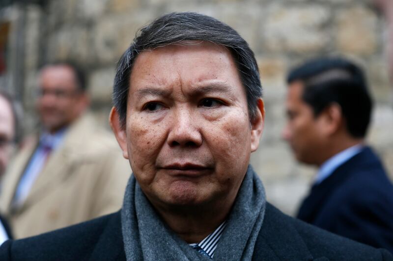 Pengusaha Indonesia Hashim Djojohadikusumo, saudara dari presiden terpilih Prabowo Subianto, meninggalkan kantor setelah rapat pemegang saham di London, 21 Februari 2013. [Stefan Wermuth/Reuters]