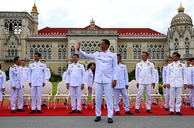 05 TH-cabinet3.JPG