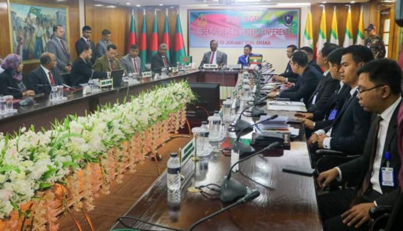 বিজিবি ও এমপিএফের উচ্চ পর্যায়ের ৭ম সীমান্ত সম্মেলন শেষে বুধবার পিলখানায় বিজিবি সদর দপ্তরে এক যৌথ সংবাদ সম্মেলন। ০৮ জানুয়ারি ২০২০।