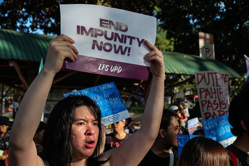 rodrigo-duterte-protester 3.jpg
