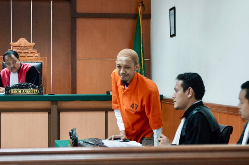 Terdakwa kasus terorisme Syamsul Arifin dalam persidangan di Pengadilan Negeri Jakarta Barat, 7 Februari 2019. (Arie Firdaus/BeritaBenar)
