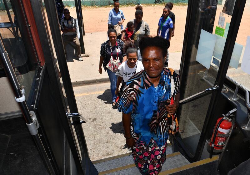 000_1AW1JK-bus.jpg