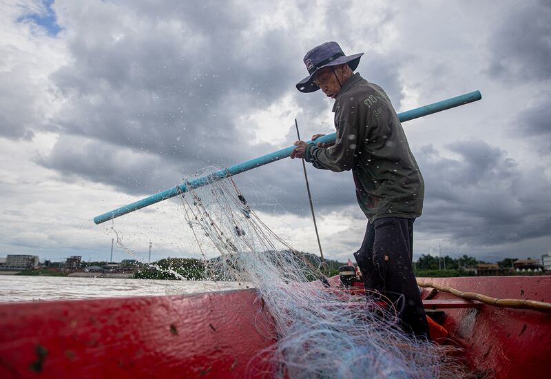 RFA-Mekong-plastic-pollution 4.jpg