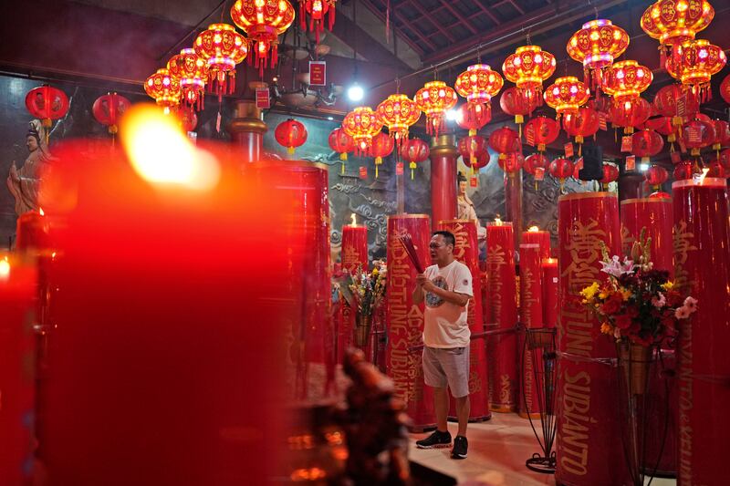 indonesia-chinese-new-year-incense 7.jpg