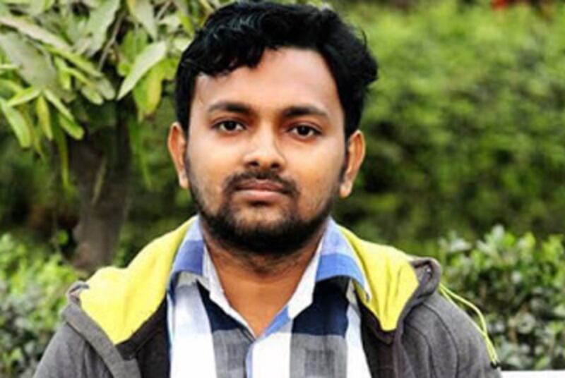 দুর্ঘটনায় হাত হারানো রাজীব হোসেন।