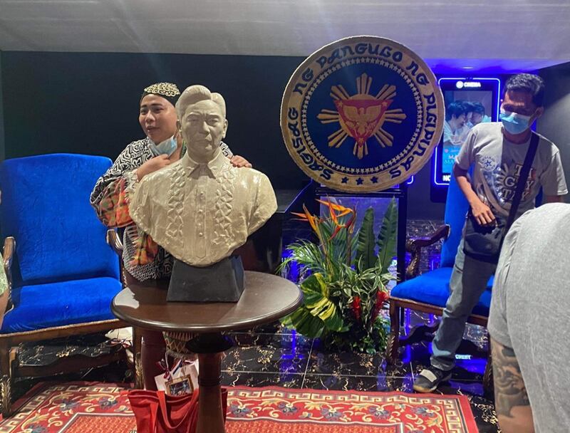 Marcos-bust-1000.jpg