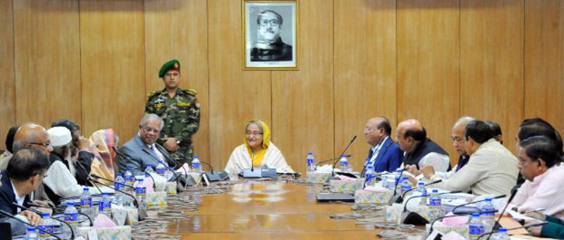 মন্ত্রিসভার বৈঠকে বিমান চলাচলে বিঘ্ন ঘটালে মৃত্যুদণ্ডের বিধানসহ আইন চূড়ান্ত করা হয়। ফেব্রুয়ারি ১৩, ২০১৭।