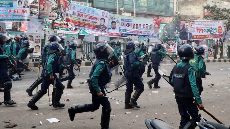 2022-12-07T141608Z_678046718_RC221Y9SS9UH_RTRMADP_3_BANGLADESH-POLITICS-CLASH.JPG