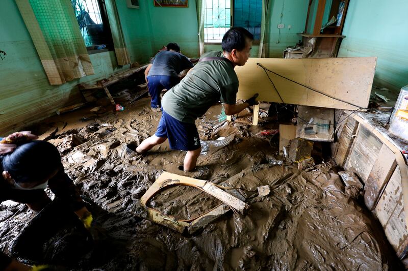 TH-mud-4.JPG