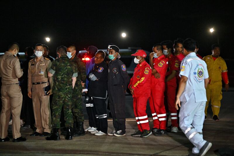 19 TH-ship-rescuers.jpg