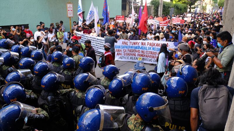 big-crowd-protest-1000.JPG