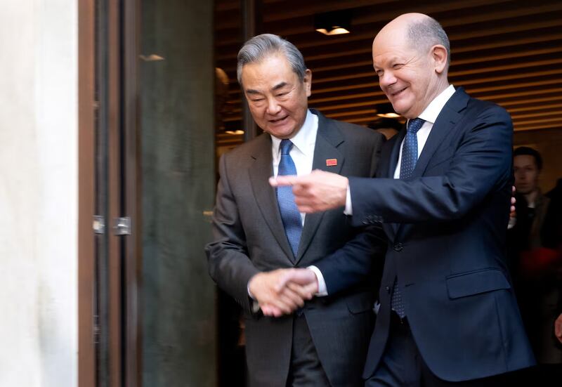 olaf-scholz-wang-yi-3.png