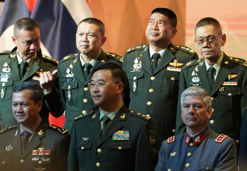 Lt. Gen. Zhang Mingcai, deputy commander of China's People's Liberation Army (front row, center), participates in a group photo during the opening of the Indo-Pacific Army Chiefs Conference. [Pimuk Rakkanam/BenarNews]