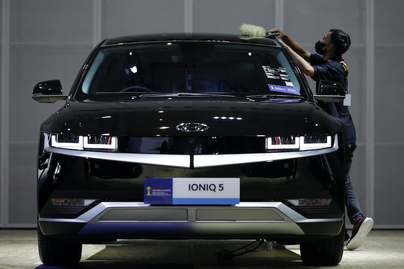 3_INDONESIA-AUTOS.JPG