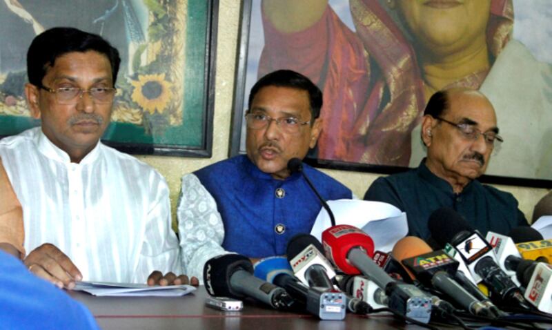 খালেদা জিয়ার প্রস্তাবের জবাব দেন আওয়ামী লীগের সাধারণ সম্পাদক ওবায়দুল কাদের। 