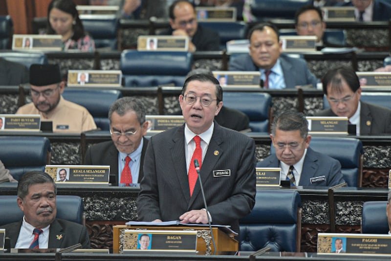 Finance Minister Lim Guan Eng presents the 2020 budget to Parliament in Kuala Lumpur, Oct. 11, 2019. [S. Mahfuz/BenarNews]