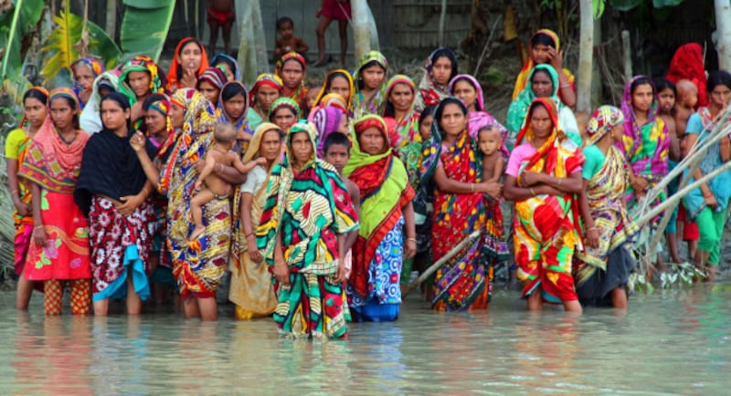 কুড়িগ্রামের রাজিবপুরে বন্যায় ক্ষতিগ্রস্ত মানুষ। আগস্ট ০৮, ২০১৬। 