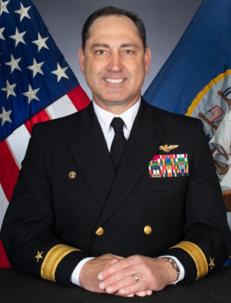 Komandan Carl Vinson Strike Group, Laksamana Muda Dan Martin.