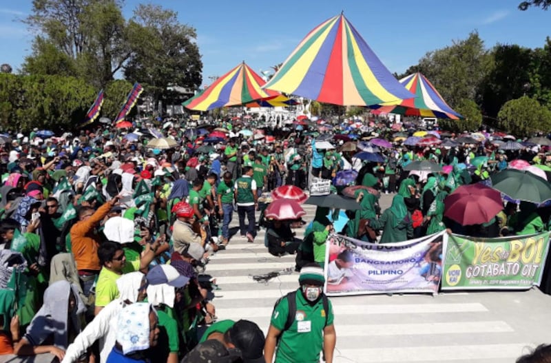 Moro Islamic Liberation Front supporters gather in Cotabato city as they rally for ratification of the Bangsamoro Organic Law, Dec. 10, 2018. [Mark Navales/BenarNews]