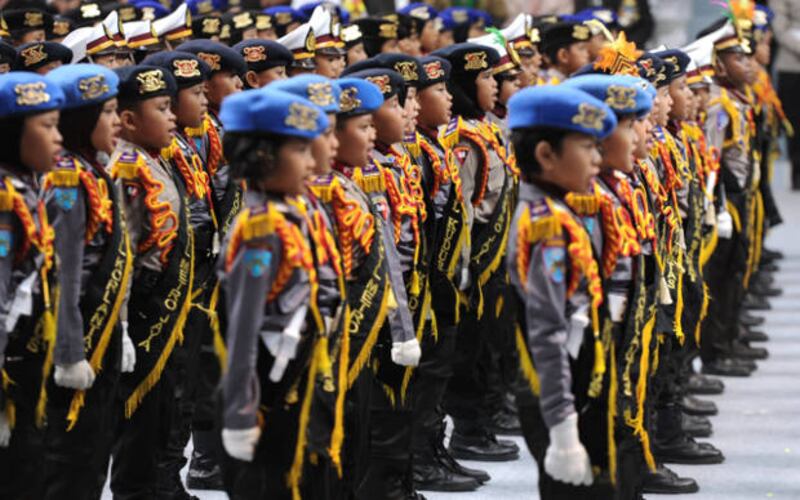 Anak-anak mengenakan pakaian polisi saat upacara peringatan Hari Bhayangkara ke-72 di Istora Senayan, Jakarta, 11 Juli 2018. (Dok. Biro Pers Sekretariat Presiden)