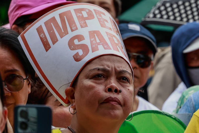 sara-duterte-impeachment protesters 3.jpg