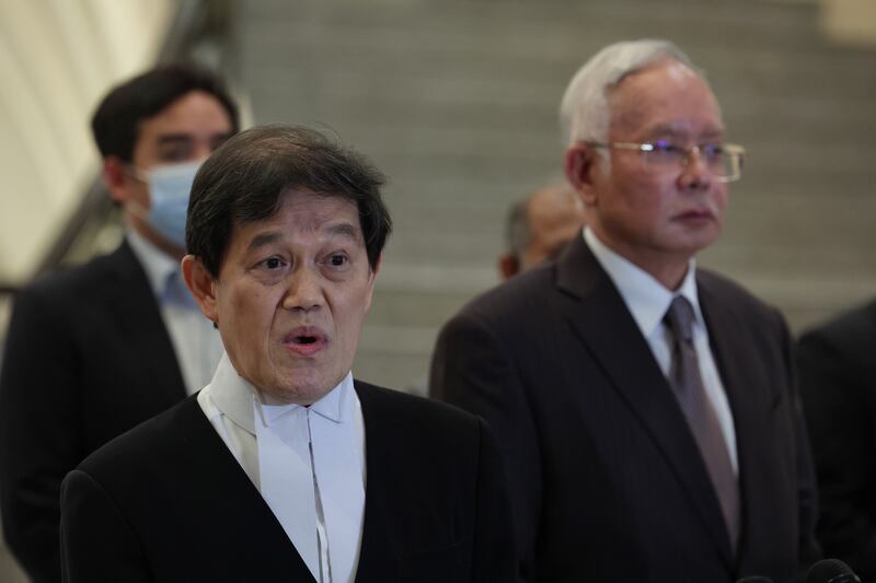 IMG-1914-Najib-lawyer.JPG