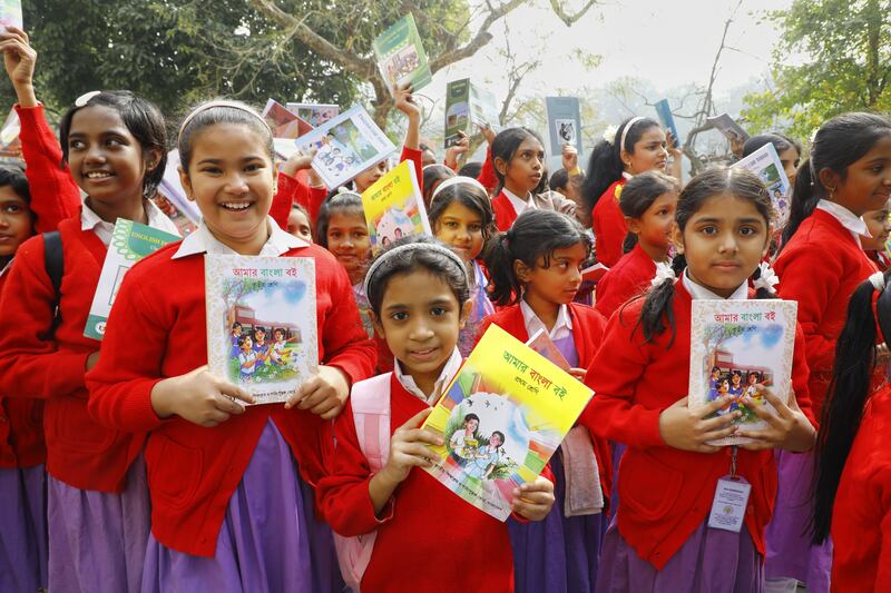 Bangladesh-textbooks-students-2.jpeg