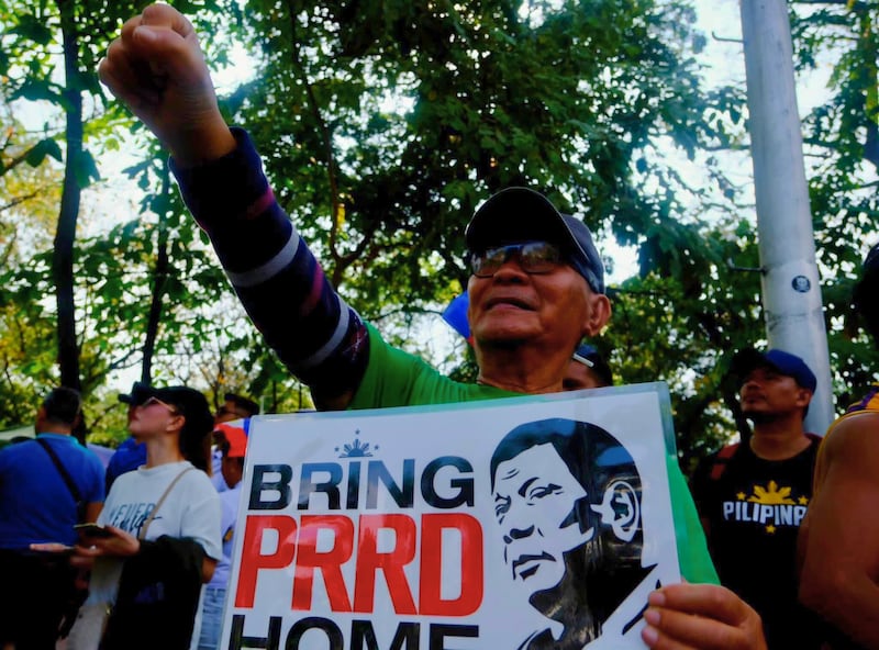 rodrigo duterte-supporter 2.jpg