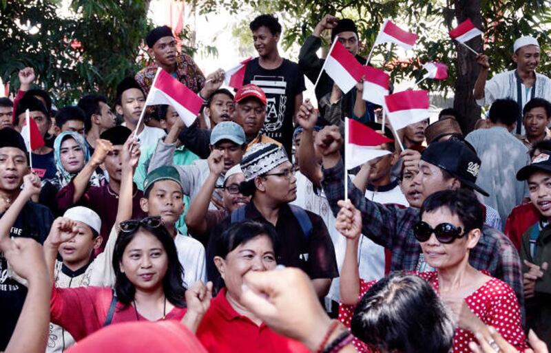 Massa penentang HTI turut menghadiri sidang putusan Pengadilan Tata Usaha Negara, Senin, 7 Mei 2018. (Arie Firdaus/BeritaBenar)