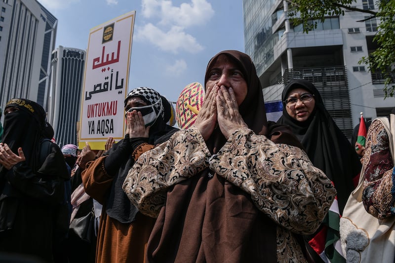 16 MY-GZ-IL-Anwar-Palestinians1.jpg